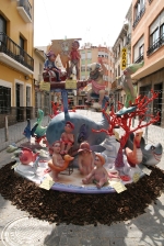 Las fallas ya lucen en sus emplazamientos.
