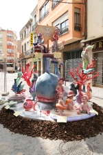 Las fallas ya lucen en sus emplazamientos.
