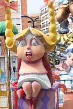 Las fallas ya lucen en sus emplazamientos.