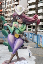 Las fallas ya lucen en sus emplazamientos.
