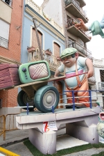 Las fallas ya lucen en sus emplazamientos.