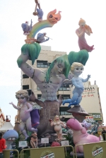 Las fallas ya lucen en sus emplazamientos.