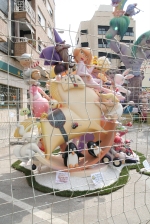 Las fallas ya lucen en sus emplazamientos.