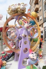 Las fallas ya lucen en sus emplazamientos.