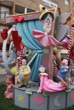 Las fallas ya lucen en sus emplazamientos.
