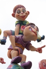 Las fallas ya lucen en sus emplazamientos.