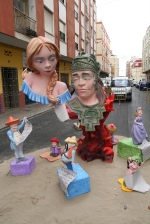 Las fallas ya lucen en sus emplazamientos.