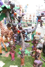 Las fallas ya lucen en sus emplazamientos.