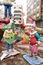 Las fallas ya lucen en sus emplazamientos.