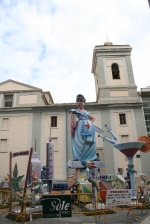 Las fallas ya lucen en sus emplazamientos.