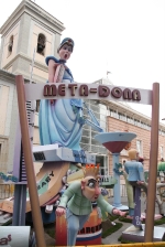 Las fallas ya lucen en sus emplazamientos.