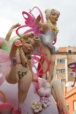 Las fallas ya lucen en sus emplazamientos.