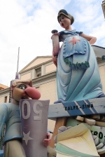 Las fallas ya lucen en sus emplazamientos.
