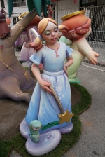 Las fallas ya lucen en sus emplazamientos.