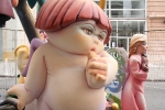 Las fallas ya lucen en sus emplazamientos.