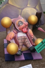 Las fallas ya lucen en sus emplazamientos.