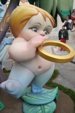 Las fallas ya lucen en sus emplazamientos.