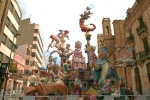 Las fallas ya lucen en sus emplazamientos.