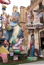 Las fallas ya lucen en sus emplazamientos.