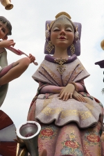 Las fallas ya lucen en sus emplazamientos.
