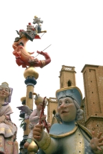 Las fallas ya lucen en sus emplazamientos.