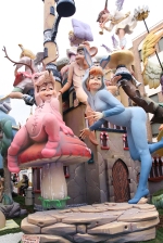 Las fallas ya lucen en sus emplazamientos.