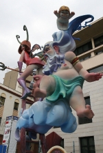 Las fallas ya lucen en sus emplazamientos.