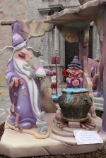 Las fallas ya lucen en sus emplazamientos.