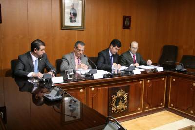 El Ayuntamiento de Oropesa del Mar y la Empresa Fobesa firman el nuevo contrato de los servicios de RSU y limpieza viaria