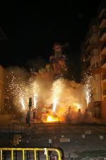 El fuego consume las fallas de 2009