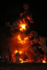 El fuego consume las fallas de 2009