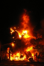 El fuego consume las fallas de 2009