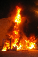 El fuego consume las fallas de 2009