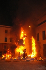 El fuego consume las fallas de 2009