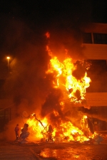 El fuego consume las fallas de 2009