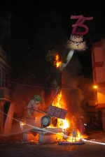 El fuego consume las fallas de 2009