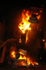 El fuego consume las fallas de 2009