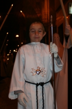 La Virgen de los Dolores desfiló acompañada por más de dos mil mujeres.