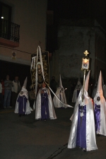 Las cofradías de la Vall salen en procesión por toda la localidad.