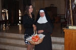 7 docenas de huevos para las Monjas Clarisas