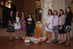 7 docenas de huevos para las Monjas Clarisas