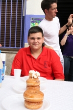 Concusos de donuts y Tombet de bou en la Residencia Santa Ana