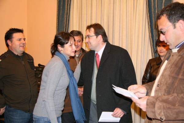 Las AMPAS reciben las subvenciones de Noulas Resevi