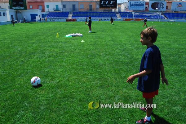 El San Fernando acoge el campus del Fútbol Base Burriana