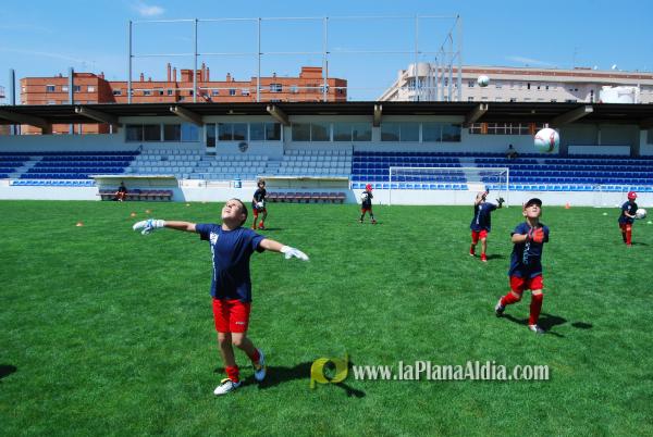 El San Fernando acoge el campus del Fútbol Base Burriana