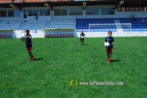 El San Fernando acoge el campus del Fútbol Base Burriana