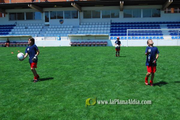 El San Fernando acoge el campus del Fútbol Base Burriana