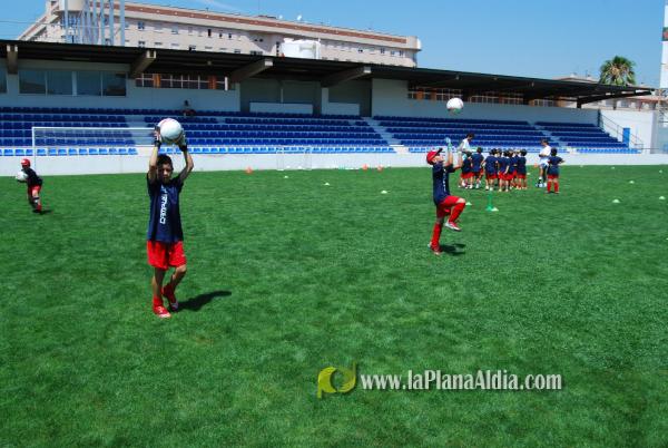 El San Fernando acoge el campus del Fútbol Base Burriana