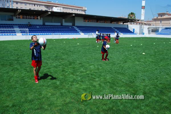 El San Fernando acoge el campus del Fútbol Base Burriana