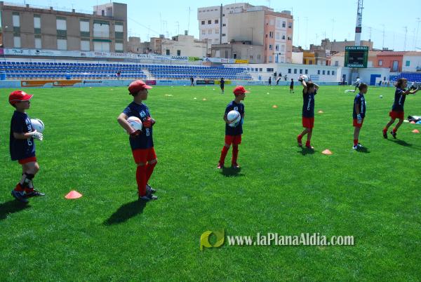 El San Fernando acoge el campus del Fútbol Base Burriana